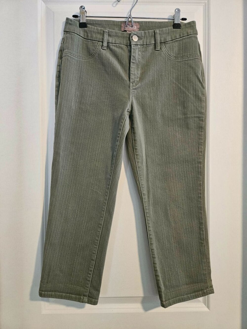 Chico’s Sage Green Capri Pants Stretch Denim Capris Textured Pull-On 0/XS/0-2